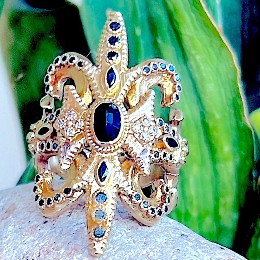 18k Gold diamond and sapphire Fleur-de-Lis Ring - Picture 7 of 17
